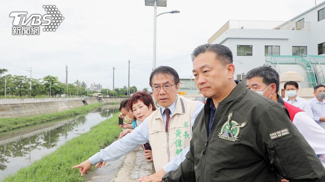 Mayors urge caution, declare Typhoon Day in southern Taiwan (TVBS News) Mayors urge caution, declare Typhoon Day in southern Taiwan