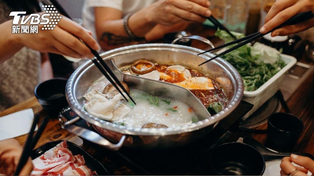 網友指出，大部分台灣人都愛吃火鍋。（示意圖／shutterstock 達志影像）