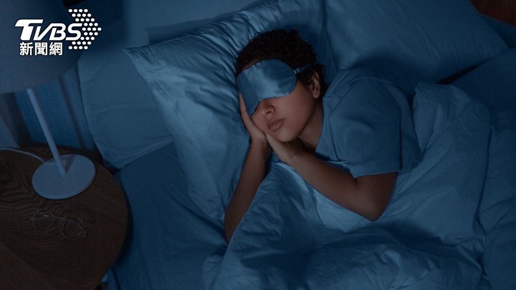 躺床逾半小時沒睡著恐是警訊。（示意圖／Shutterstock達志影像）