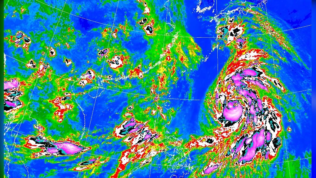 今年第六號颱風輕度颱風卡努預估將於明日增強為中度颱風。（圖／氣象局）