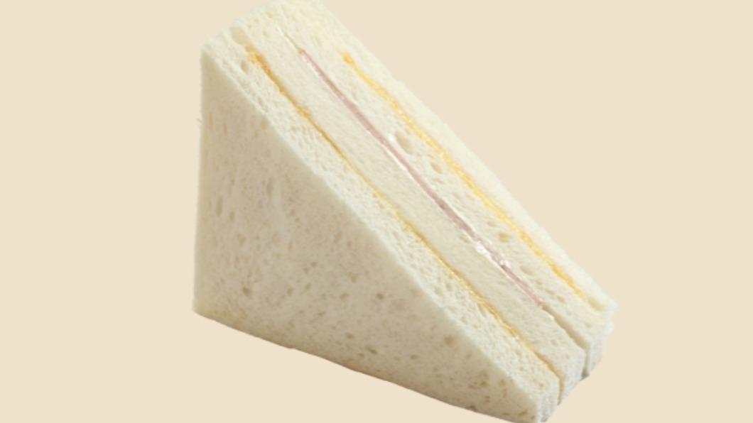 洪瑞珍三明治的配料相當簡單，包括蛋皮、火腿與美乃滋，不過其魅力仍不可擋。（圖／翻攝自洪瑞珍三明治官網）