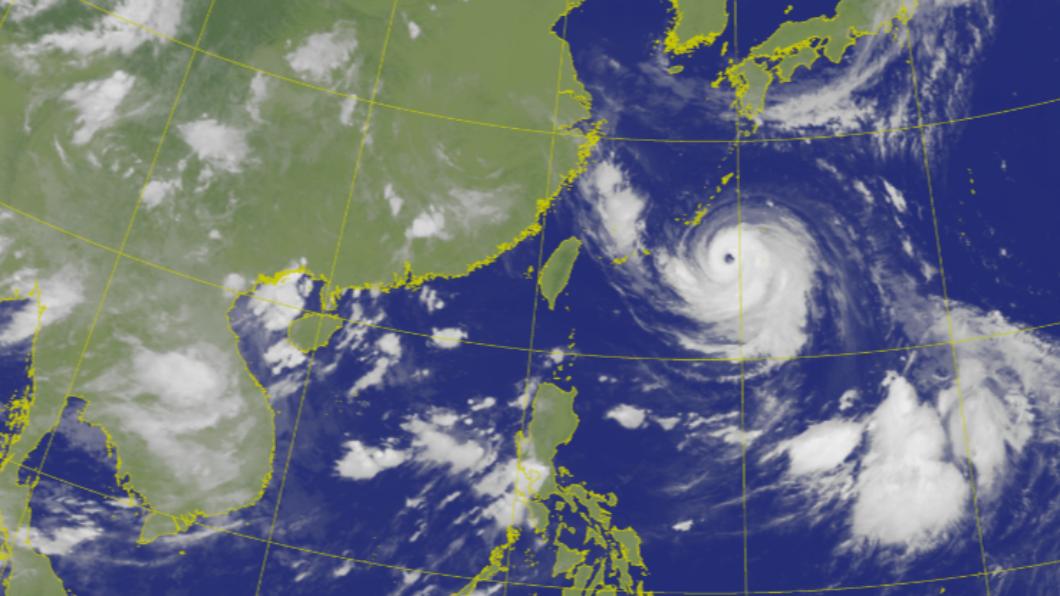 今年第6號颱風卡努已發展為中颱，很靠近東北角陸地。（圖／翻攝自中央氣象局）