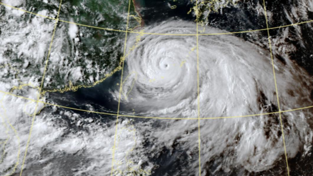 卡努颱風結構東側強西側弱。（圖／中央氣象局）