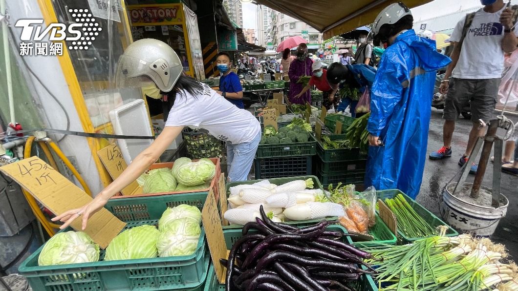 蔬菜批發價在颱風後飆漲。（圖／中央社）