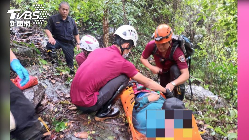 Taipower vehicle plunges in ravine, 4 dead and 2 injured (TVBS News) Taipower vehicle plunges in ravine, 4 dead and 2 injured