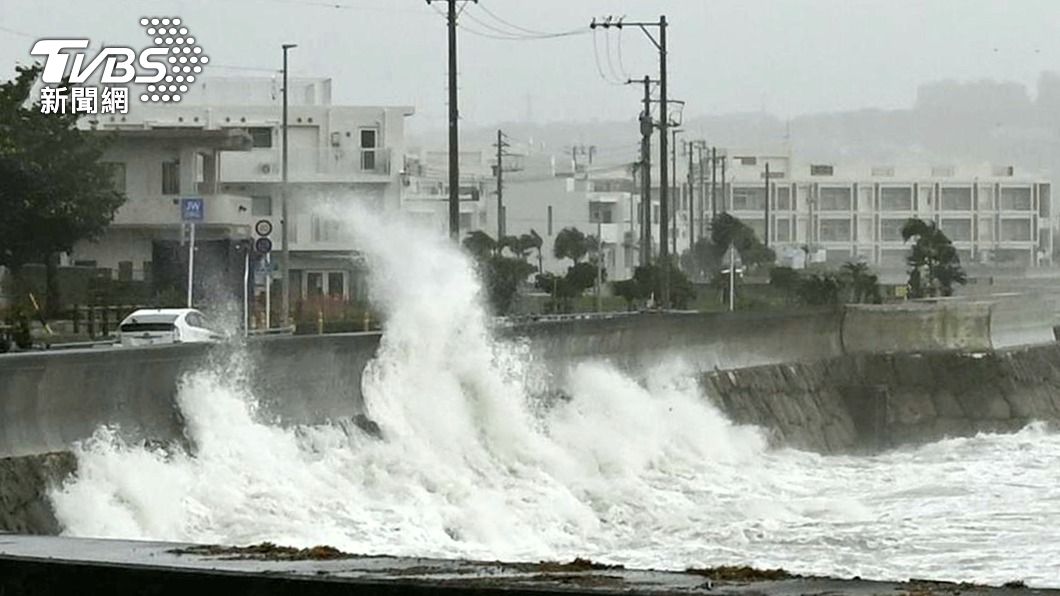 受到颱風卡努影響沖繩航班大亂。（圖／達志影像美聯社）