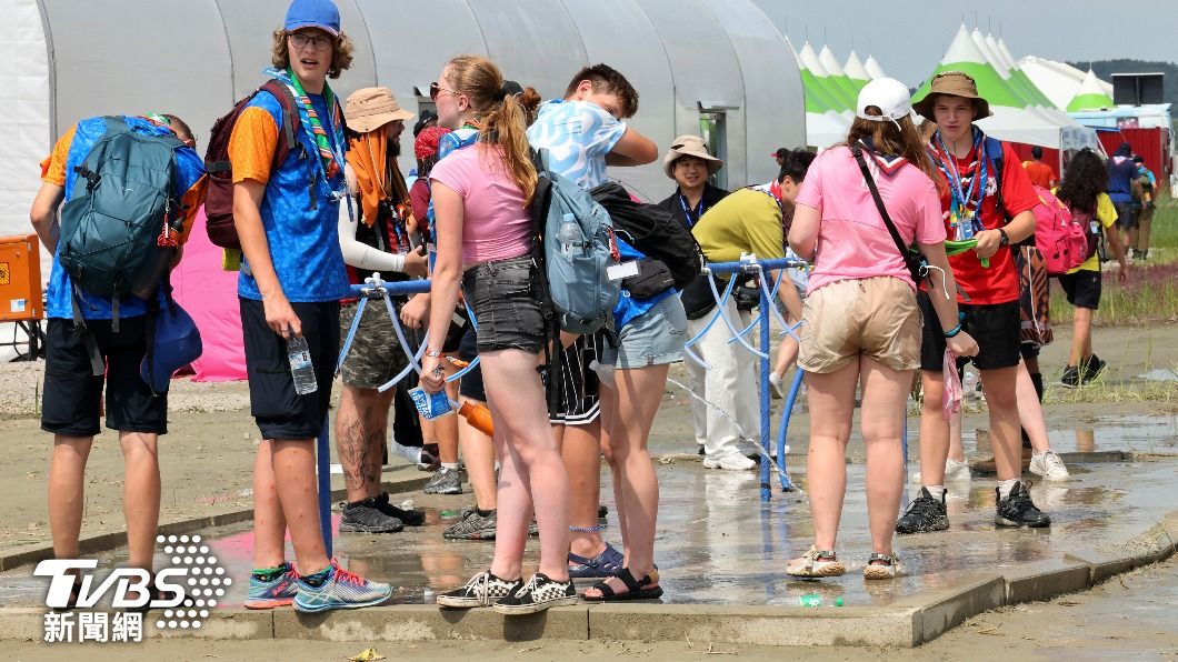 南韓主辦國際童軍大會，卻因會場缺乏遮陽條件，高溫讓各國童軍們大喊吃不消。（圖／達志影像美聯社）