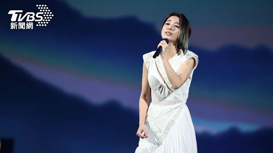 田馥甄今晚在台北小巨蛋開唱，但唱及〈懸日〉忍不住落淚。（圖／張哲鳴攝）