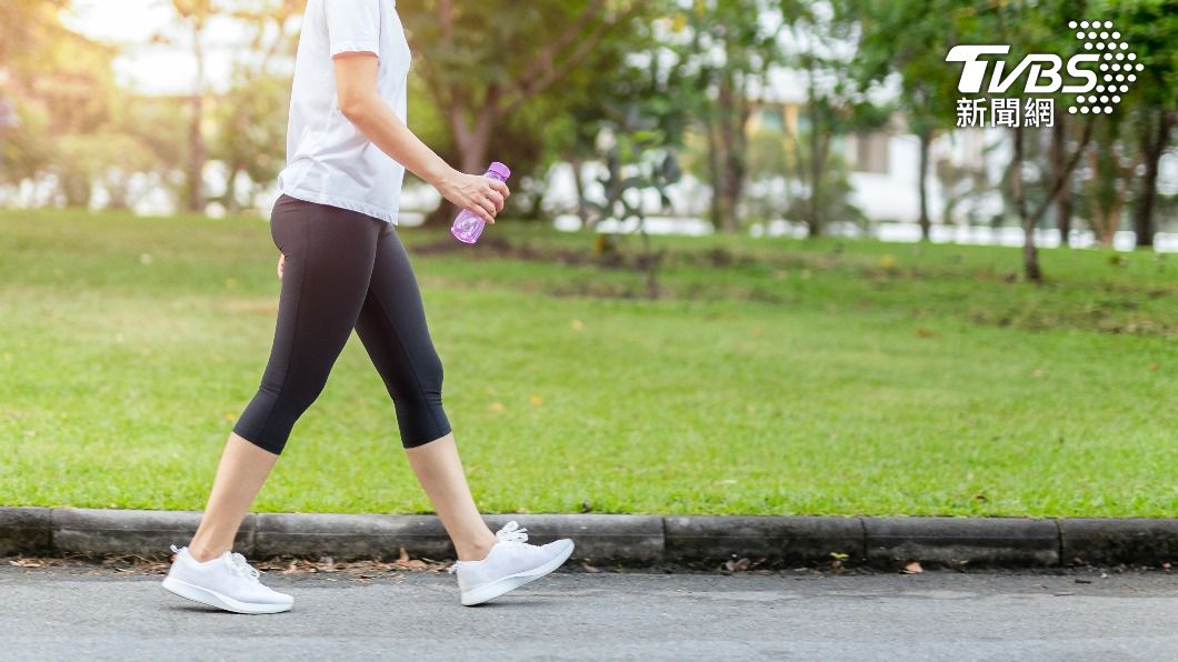 歐洲一項新研究結果顯示，每天至少走4000步可以顯著降低早死風險。（示意圖／shutterstock達志影像）