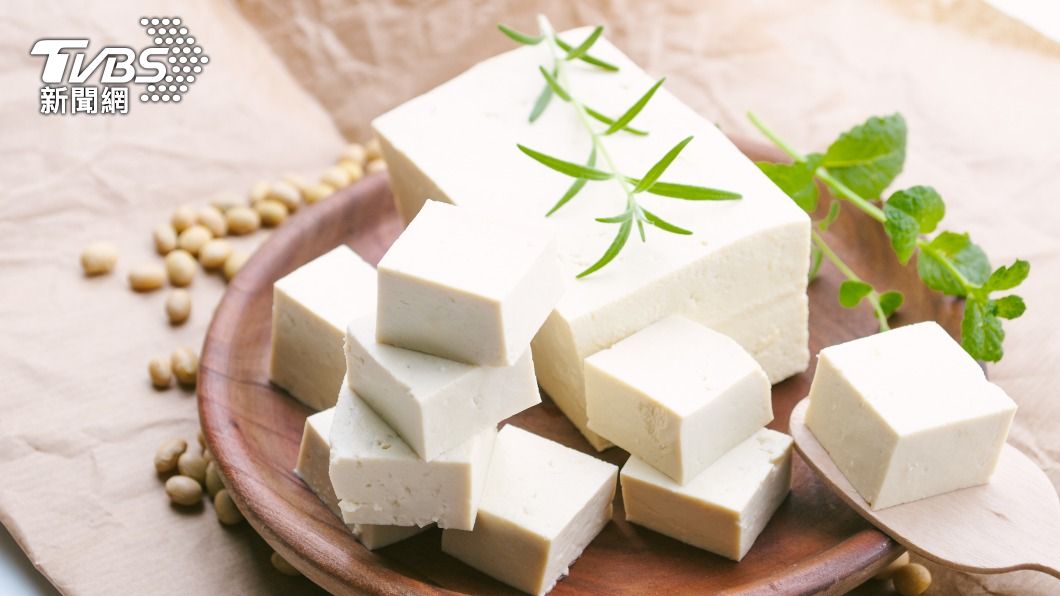 豆腐中富含大量的氧化鎂跟硫酸鈣，是優秀的解暑神器。（示意圖／shutterstock達志影像） 