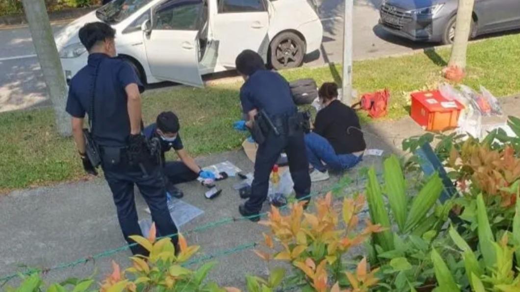 新加坡有一名外送員在車內死亡，過了一周才被發現。（示意圖／翻攝自東方日報） 外送員悲歌！「車內暴斃」沒人發現　陳屍一週飄臭味