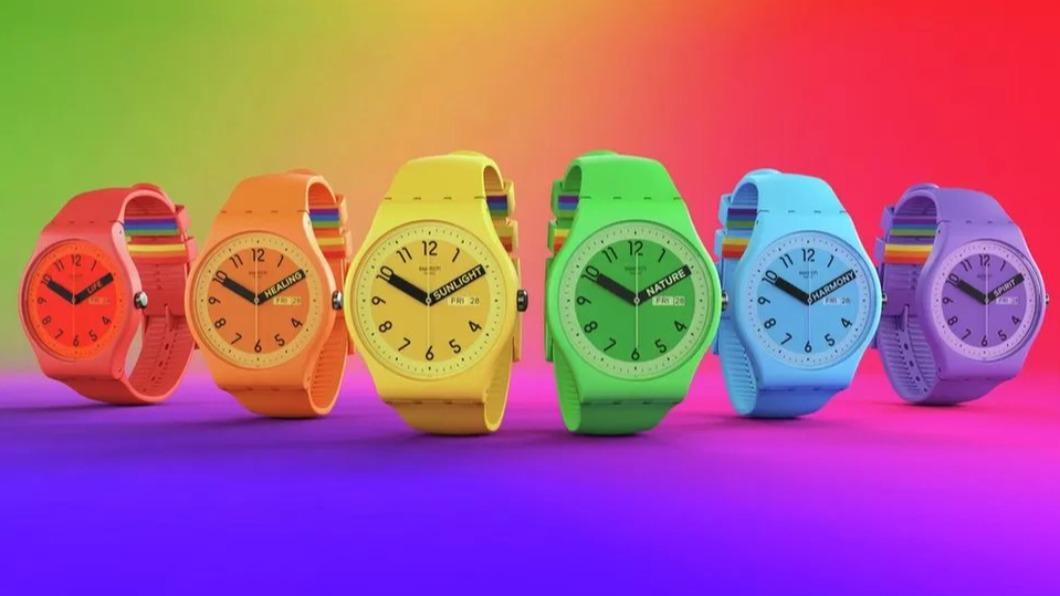 瑞士知名鐘錶品牌「Swatch」推出的彩虹手錶。（圖／翻攝自Twitter@Ground_app）