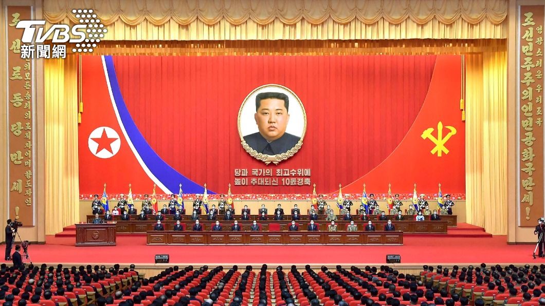 現任領導人金正恩的肖像在北韓隨處可見。（圖／達志影像路透社）