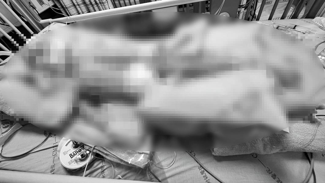 5歲男童4日在一家早療中心癱倒。（圖／翻攝自爆料公社臉書）