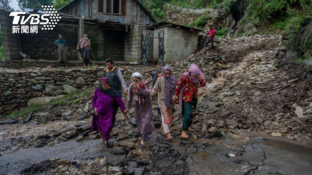 印度山城西姆拉（Shimla）連日大雨多處土石流。（圖／達志影像美聯社）