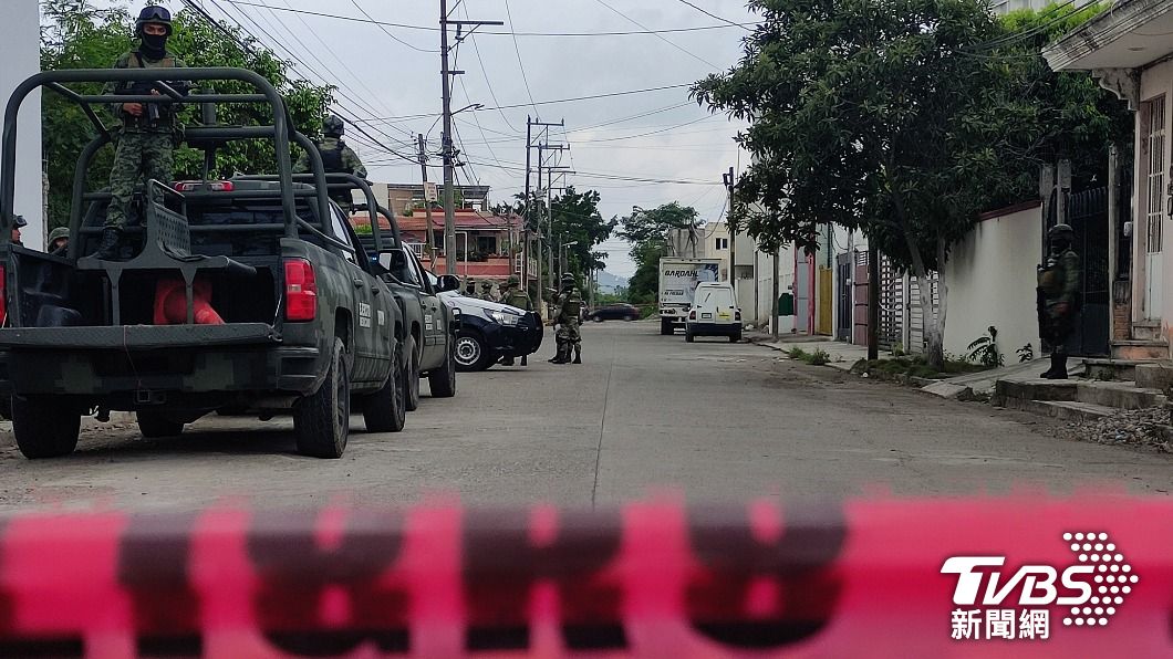 墨西哥當局在波塞黎加市發現了13具遺體。（圖／達志影像歐新社）