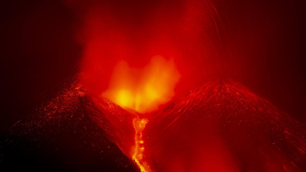 埃特納火山噴發。（圖／翻攝自Twitter@PDChina）