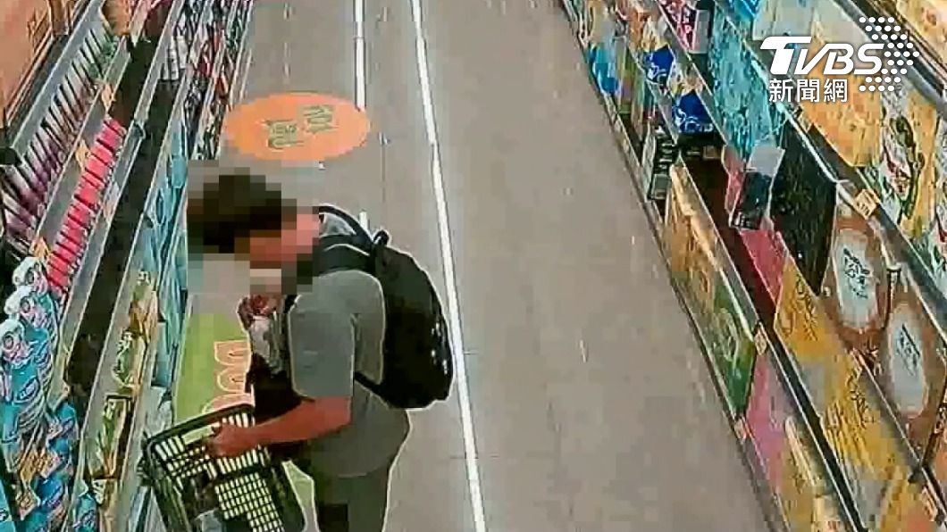 警方接獲轄內兩間超市報案稱高粱酒遭竊。（圖／TVBS）