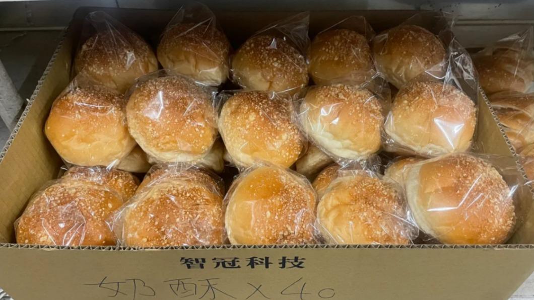 高雄旗津有麵包店遭惡意棄單，店家損失約7千元。（圖／取自臉書「咱是旗津人」）