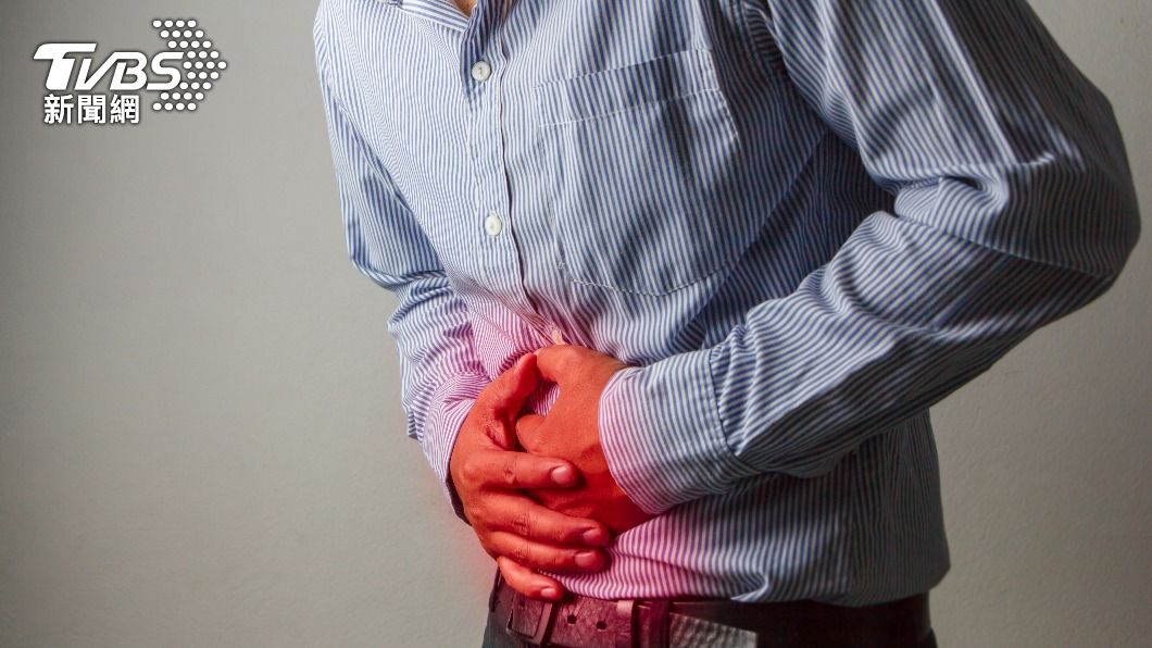 浙江29歲男上腹痛一個月就醫，才知罹患胃竇腺癌。（示意圖，非當事人／shutterstock達志影像）