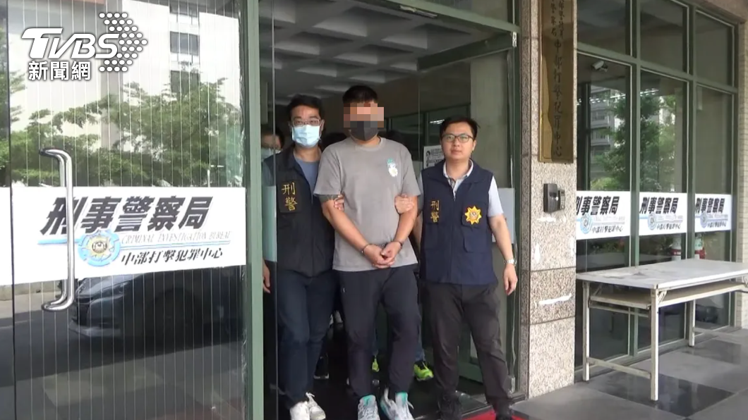 刑事局中部打擊犯罪中心日前帶回夏男等涉案22人。（圖／警方提供）