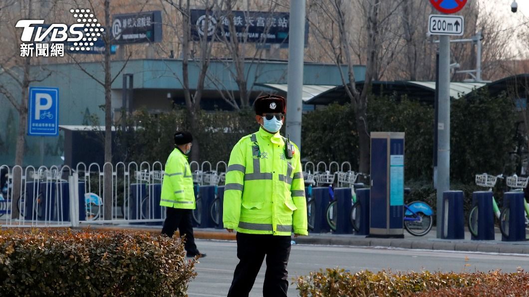 圖為北京街頭的警察。（圖／達志影像美聯社）