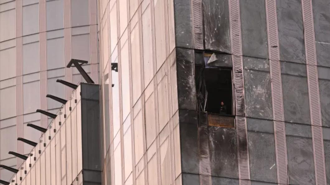莫斯科（Moscow）金融區1棟建設中的大樓因無人機受損。（圖／翻攝自《半島電視台》）