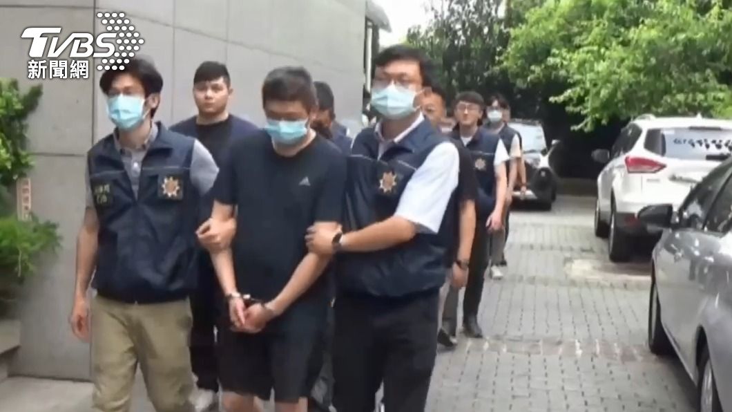 警方逮捕黃姓主嫌等4人。（圖／TVBS）