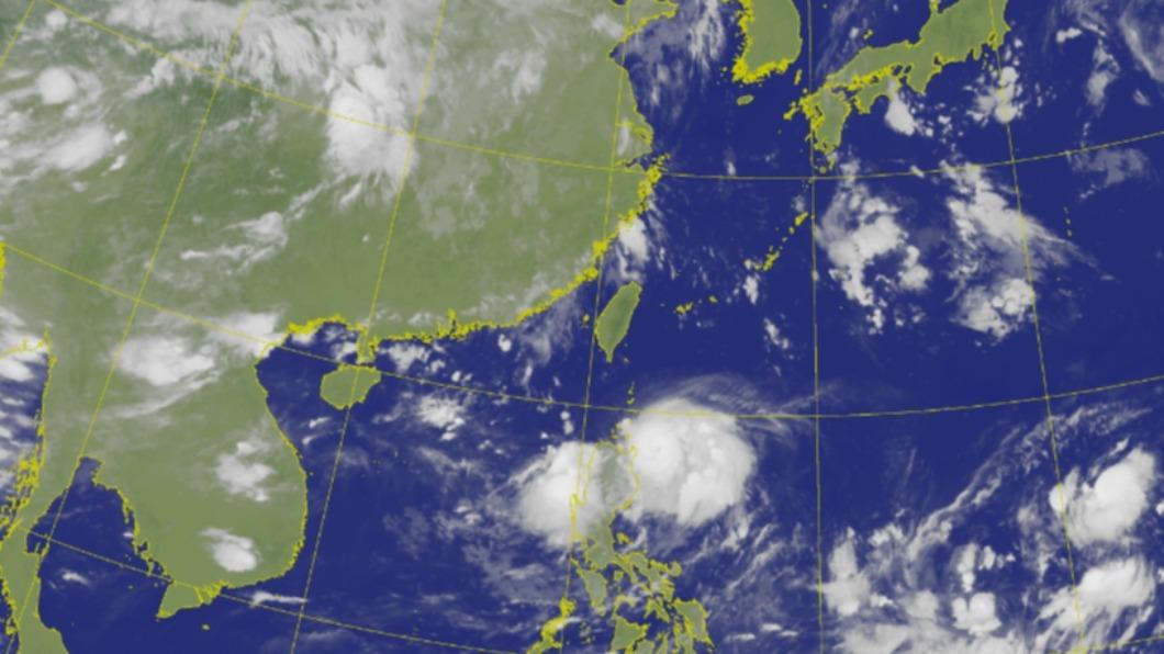 第9號颱風「蘇拉」增強為中颱。（圖／中央氣象局） 