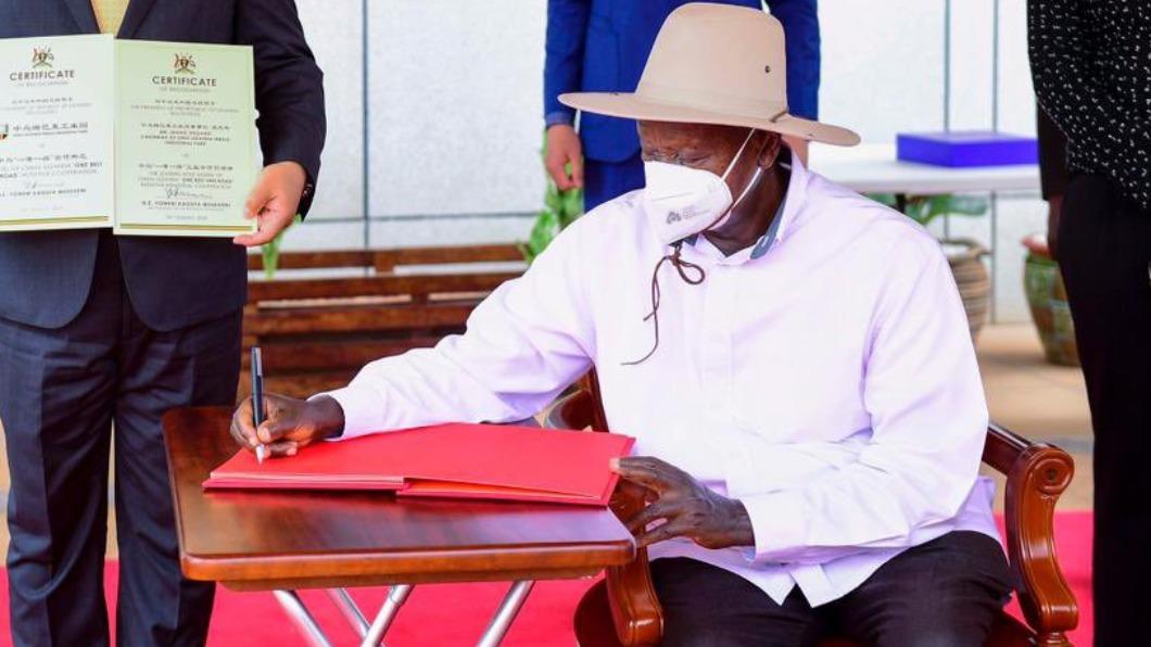 烏干達總統穆塞維尼出席工廠破土儀式。（圖／翻攝自Yoweri K Museveni 推特 @KagutaMuseveni）