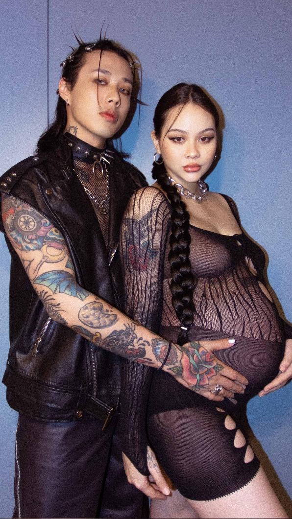 阿夜辣妻順利生產。（圖／華納音樂提供）