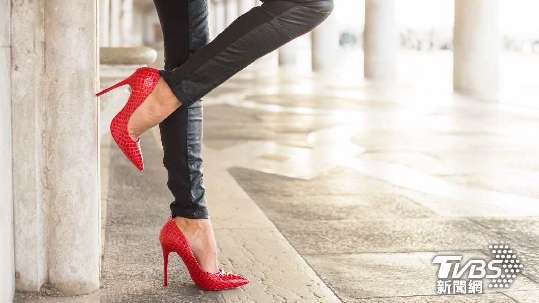 高跟鞋是女人最愛的鞋款之一。（示意圖／shutterstock達志影像）