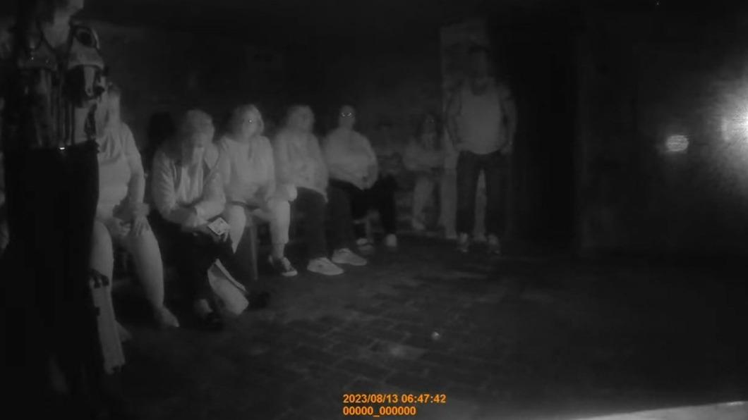 英國幽靈獵人團隊夜訪夏爾大廳。（圖／翻攝自@ Soul Rescuers with Tony Ferguson & Ghost2Ghost　YouTube）
