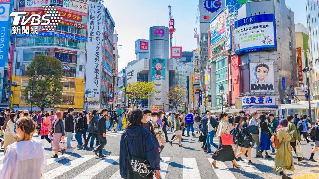 疫情趨緩後，各國遊客湧入日本。（示意圖／shutterstock 達志影像）