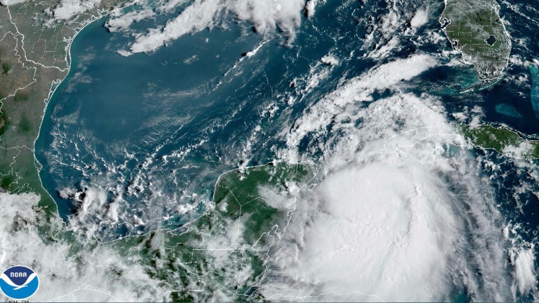 颶風伊達利亞今晚持續增強，直撲美國佛羅里達州。(圖／翻攝NOAA )