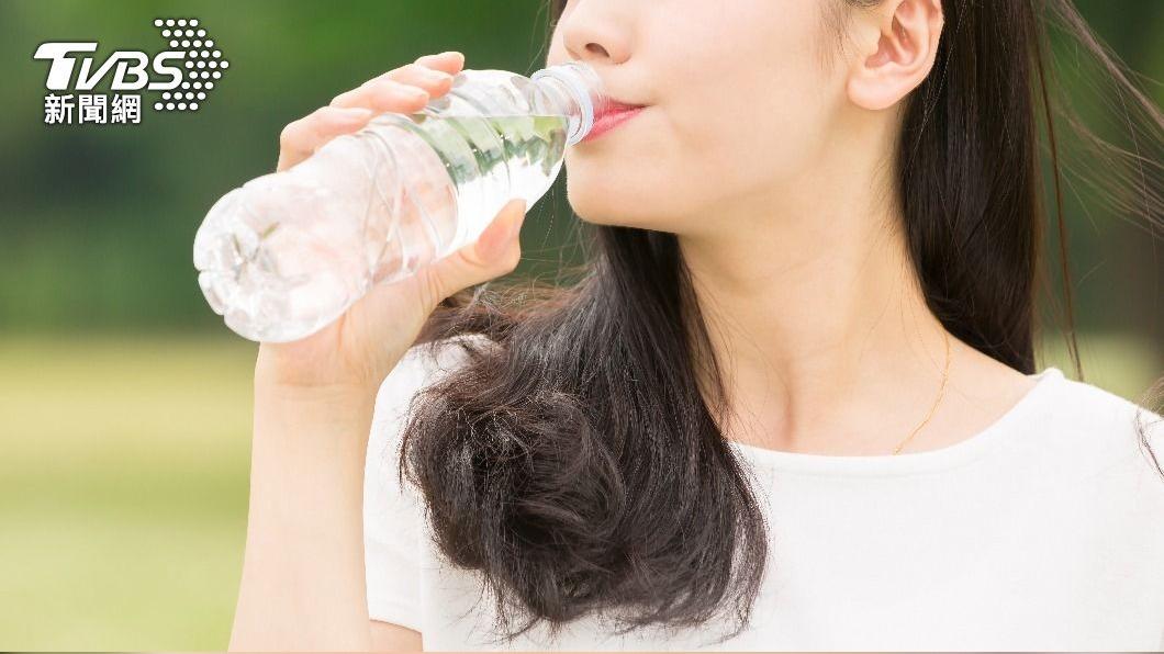 最新研究稱一些含糖、脂肪或蛋白質的飲品更能保持身體水分。（示意圖／shutterstock 達志影像）