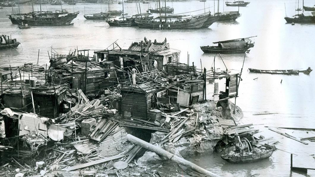 「溫黛」在1962年正面侵襲香港，使7萬人無家可歸。（圖／香港政府檔案處）