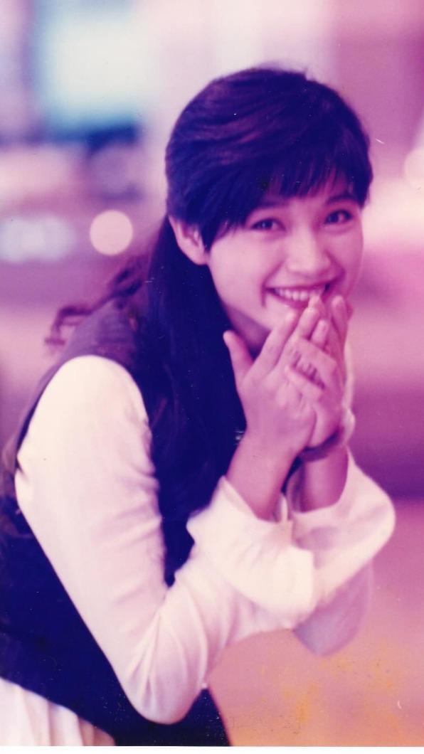 喉嚨摸到異物！玉女歌手「越長越大驚罹癌」悲訴：想再陪父母│TVBS新聞網