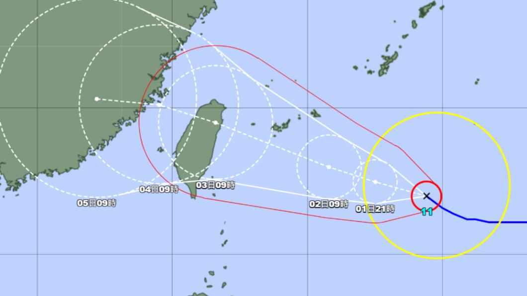 日本氣象廳的最新預測路徑，海葵颱風的紅色暴風警戒區幾乎籠罩了整個台灣本島。（圖／翻攝自氣象廳網站）