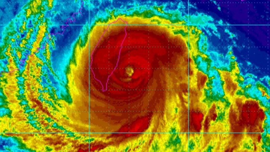 海葵颱風結構紮實，颱風眼清晰可見。（圖／翻攝自NOAA）