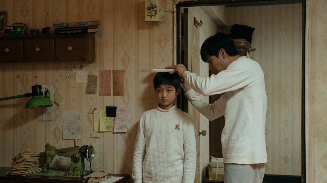 白潤音在片中與劉冠廷飾演父子，兩人相依為命。（圖／華映娛樂提供）