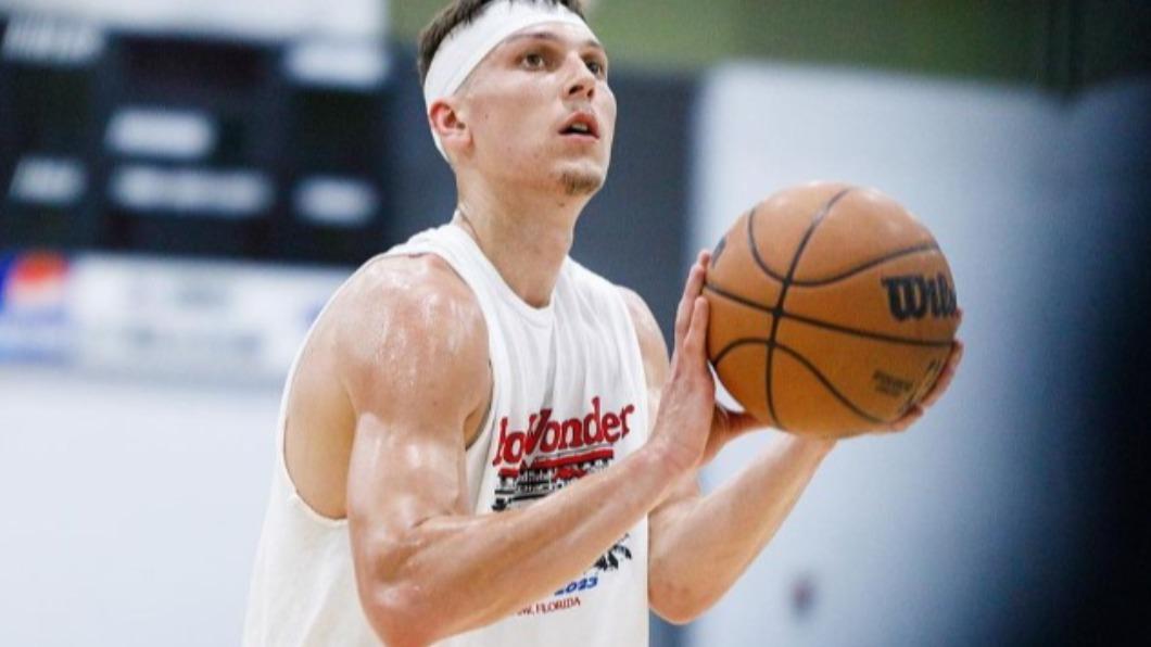 淪為交易籌碼的希洛曾多次對留言表達不滿。（圖／翻攝自@nolimitherro　IG）