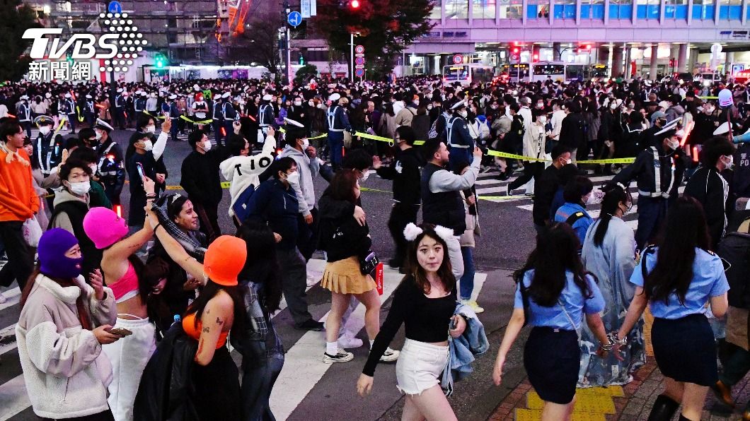 澀谷2022年萬聖節期間迎來大批遊客。（圖／達志影像美聯社）