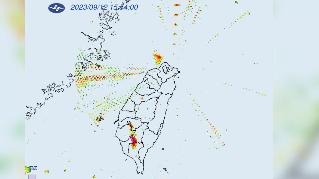 氣象局下午針對南部四縣市發布大雨特報。（圖/氣象局）