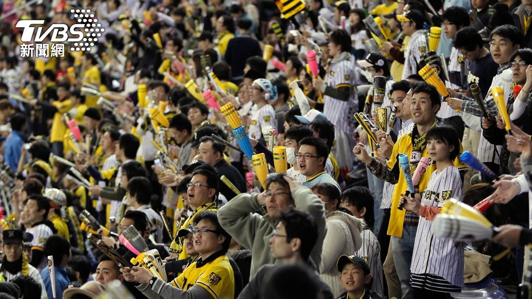 在大阪擁有龐大死忠球迷的阪神虎，有機會在14日封王，成為本季央聯第一名。（圖／達志影像路透社）