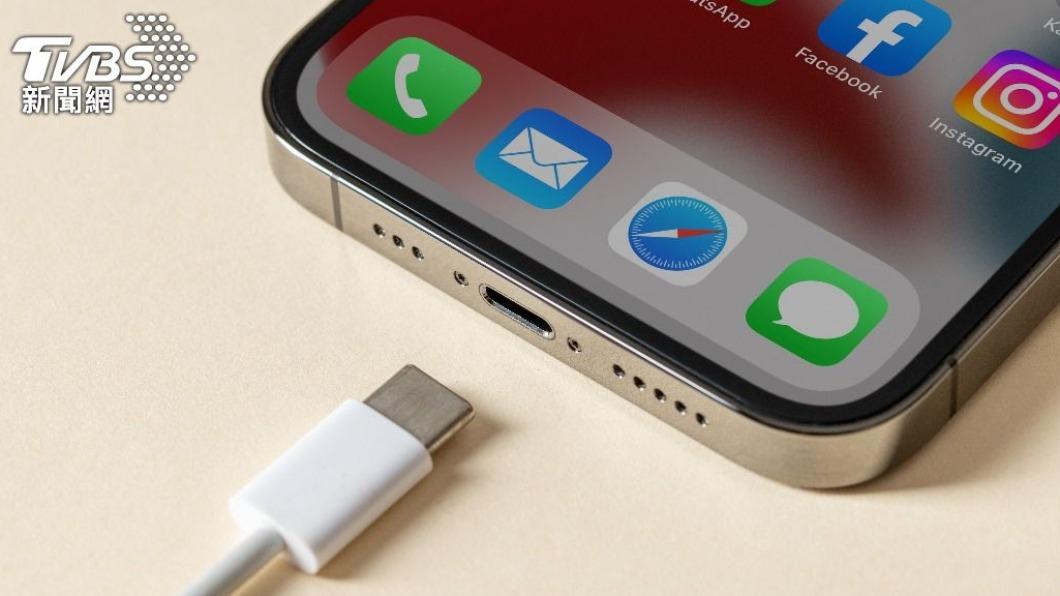 iPhone 15全系列改成USB-C充電孔超加分。（示意圖／shutterstock達志影像）