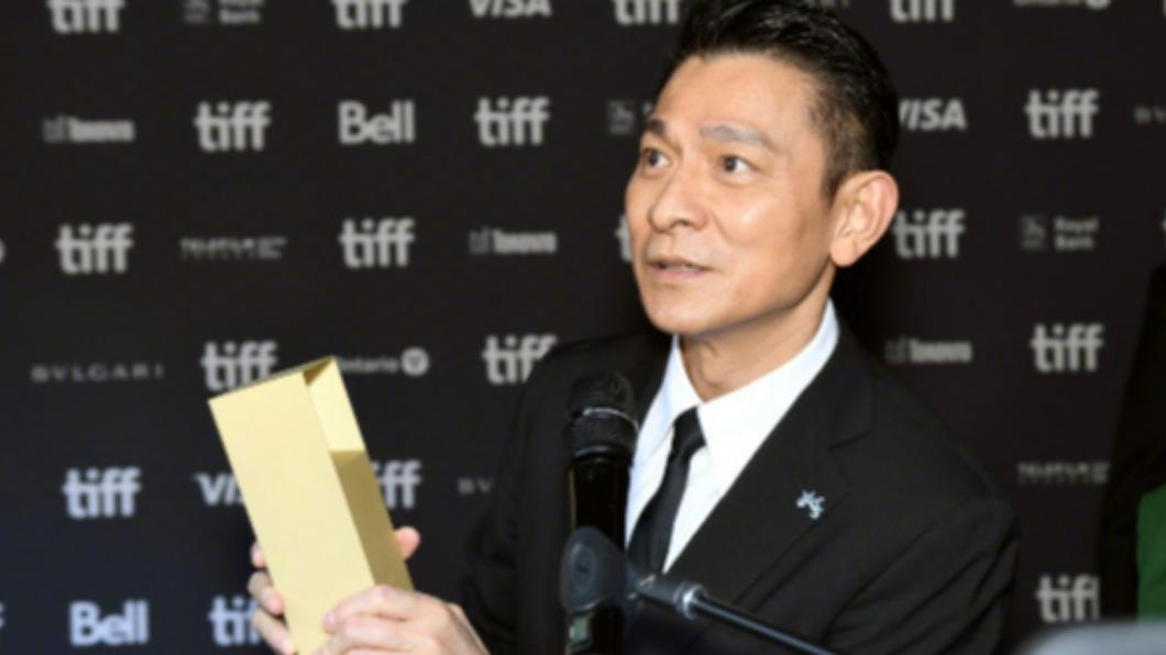 劉德華獲頒第48屆多倫多影展「特別貢獻獎」。（圖／翻攝自八娛少女微博）