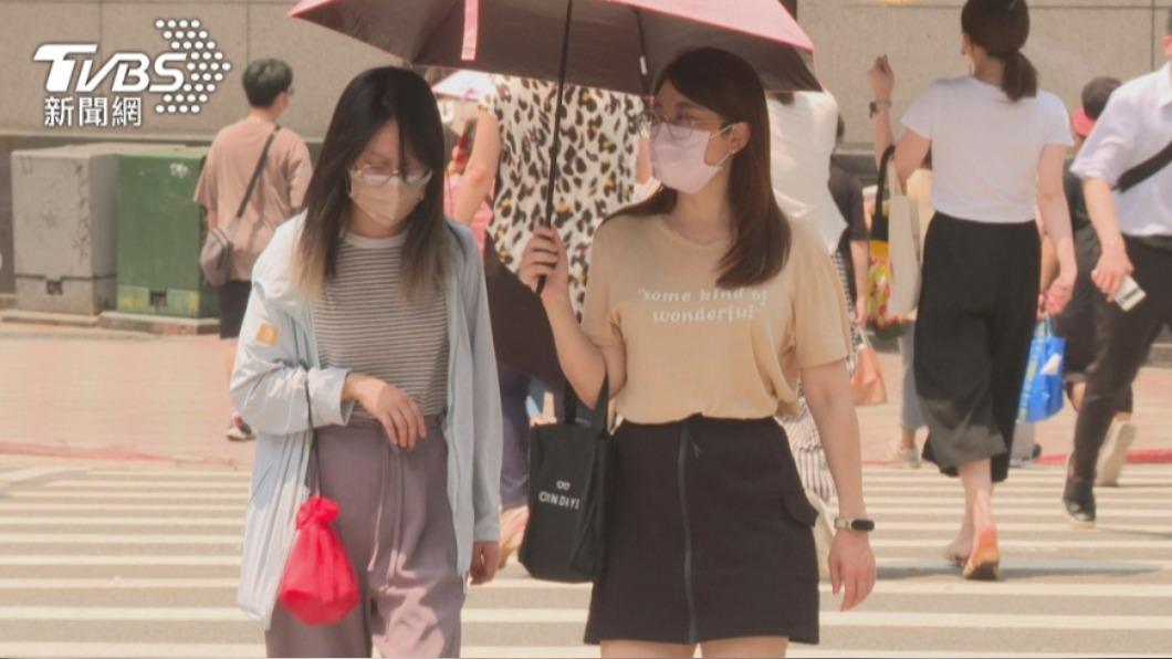 Thunderstorms expected in southern Taiwan, rain gear advised (TVBS News) Thunderstorms expected in southern Taiwan, rain gear advised