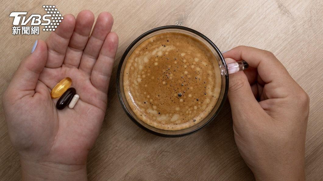 鐵劑建議與茶、咖啡分開食用。（示意圖／shutterstock達志影像）