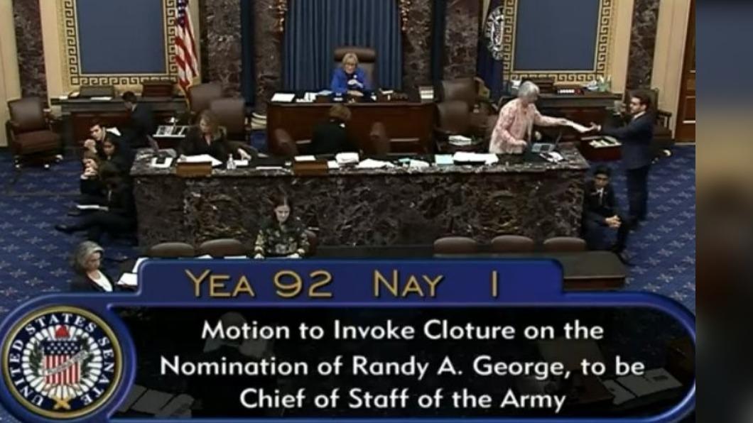 美參議院表決以96票支持、1票反對通過喬治出任陸軍參謀長。(圖／翻攝自X@CraigCaplan)